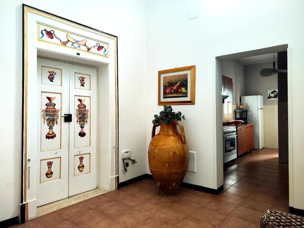 Appartamento Palazzo Antonelli Monopoli Exterior foto